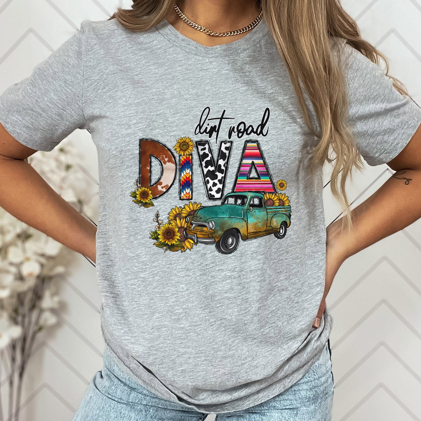 T-shirt Dirt Road Diva, chemise country, chemise western, chemise sudiste, chemise cowgirl, chemise rétro, chemise cowboy, chemise camion