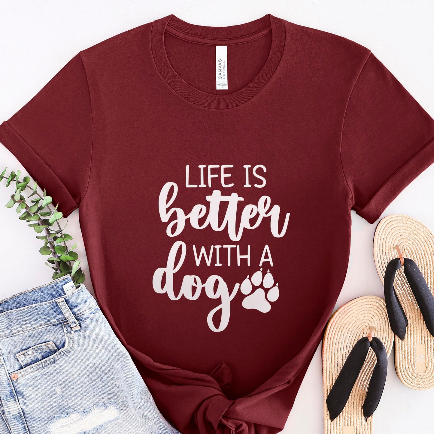 La vie est meilleure avec un t-shirt pour chien, t-shirt avec dictons, t-shirt avec citation drôle de chien, t-shirt avec dicton de chien, t-shirt pour propriétaire de chien, t-shirt pour amoureux des animaux