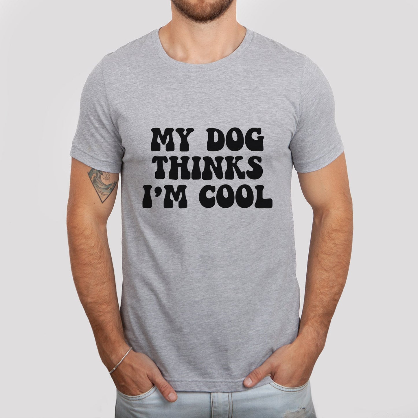 Mon chien pense que je suis cool - T-shirt, T-shirt avec dictons, T-shirt avec citation pour chien, T-shirt pour maman de chien, T-shirt pour papa de chien, T-shirt pour propriétaire de chien, T-shirt pour amoureux des animaux