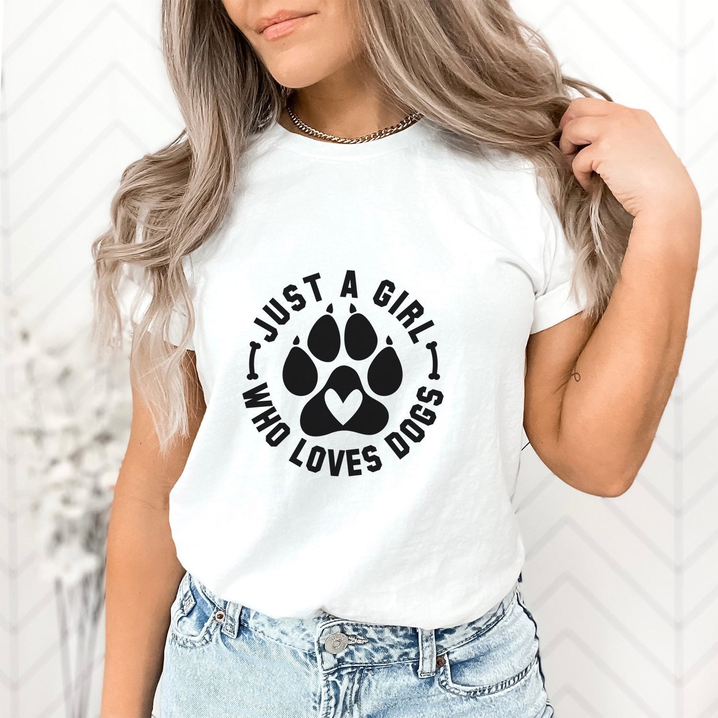 Just a Girl Who Loves Dogs T-shirt, Dog Lover Shirt, Dog Owner T Shirt, Dog Saying Shirt, Funny Dog Quote Shirt, Pet Lover Shirt