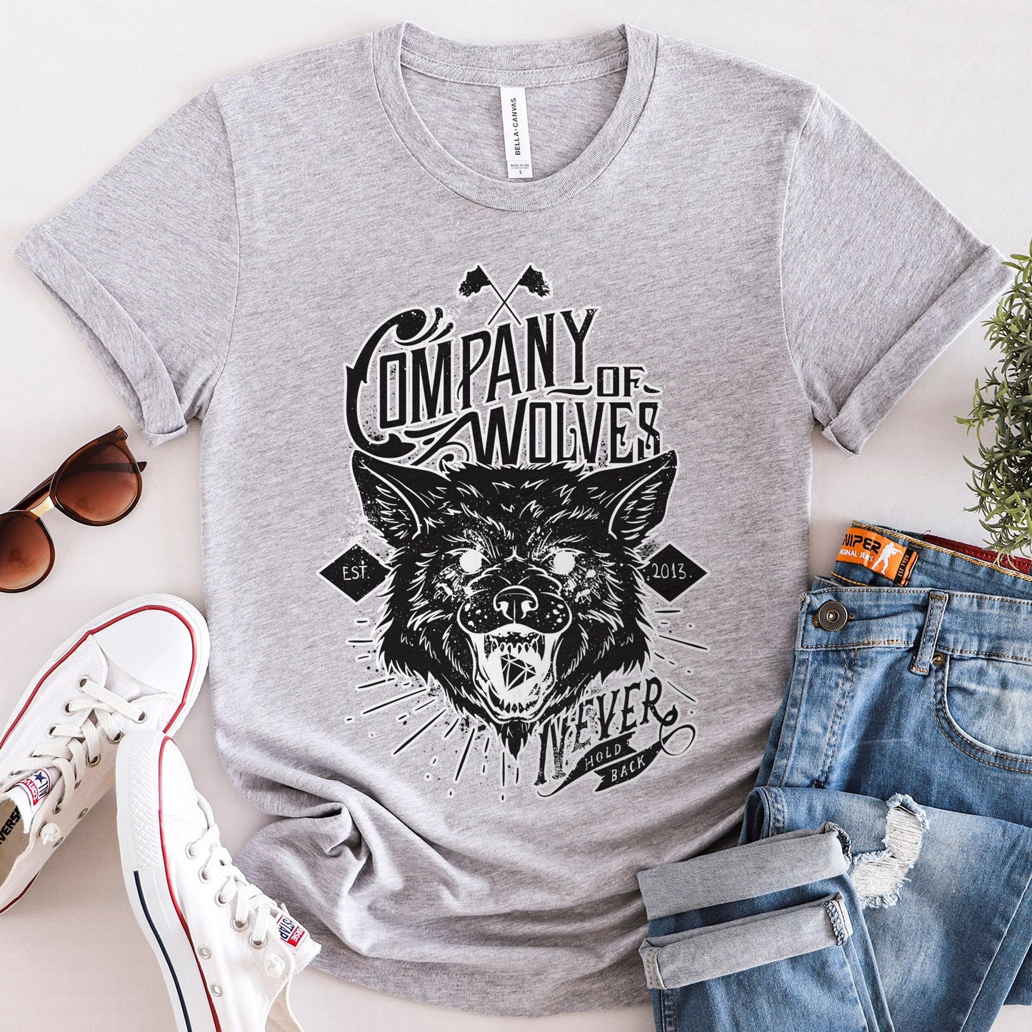 T-shirt Loup, T-shirt Compagnie des Loups, T-shirt avec imprimé loup, Loup hurlant, T-shirt imprimé animal, Cadeau amoureux des loups, T-shirt animaux sauvages