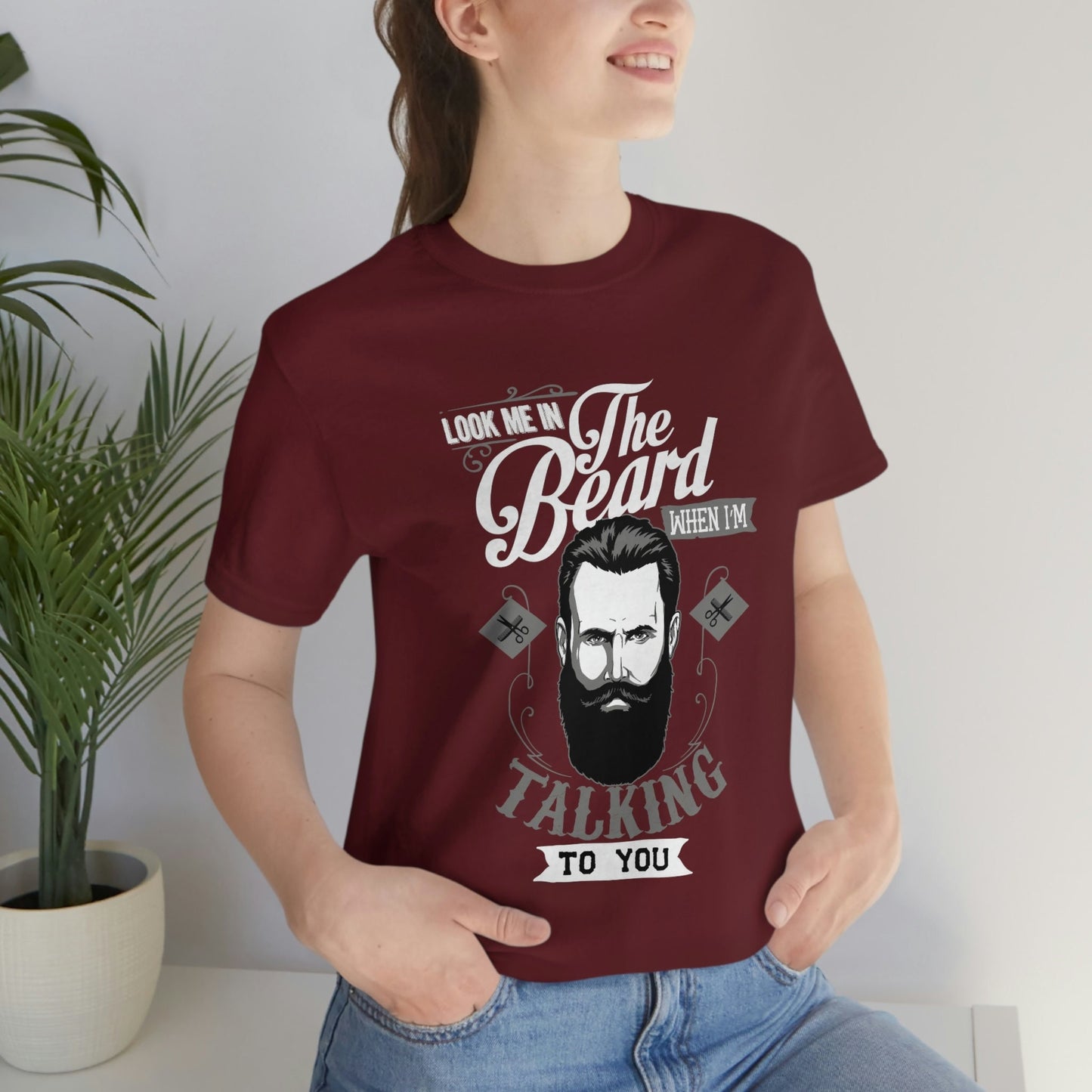 T-shirt « Regarde-moi dans la barbe », chemise à barbe pour hommes, chemise d'amour de la barbe, t-shirt pour hommes, chemises à barbe amusantes, chemise cadeau pour un amoureux de la barbe