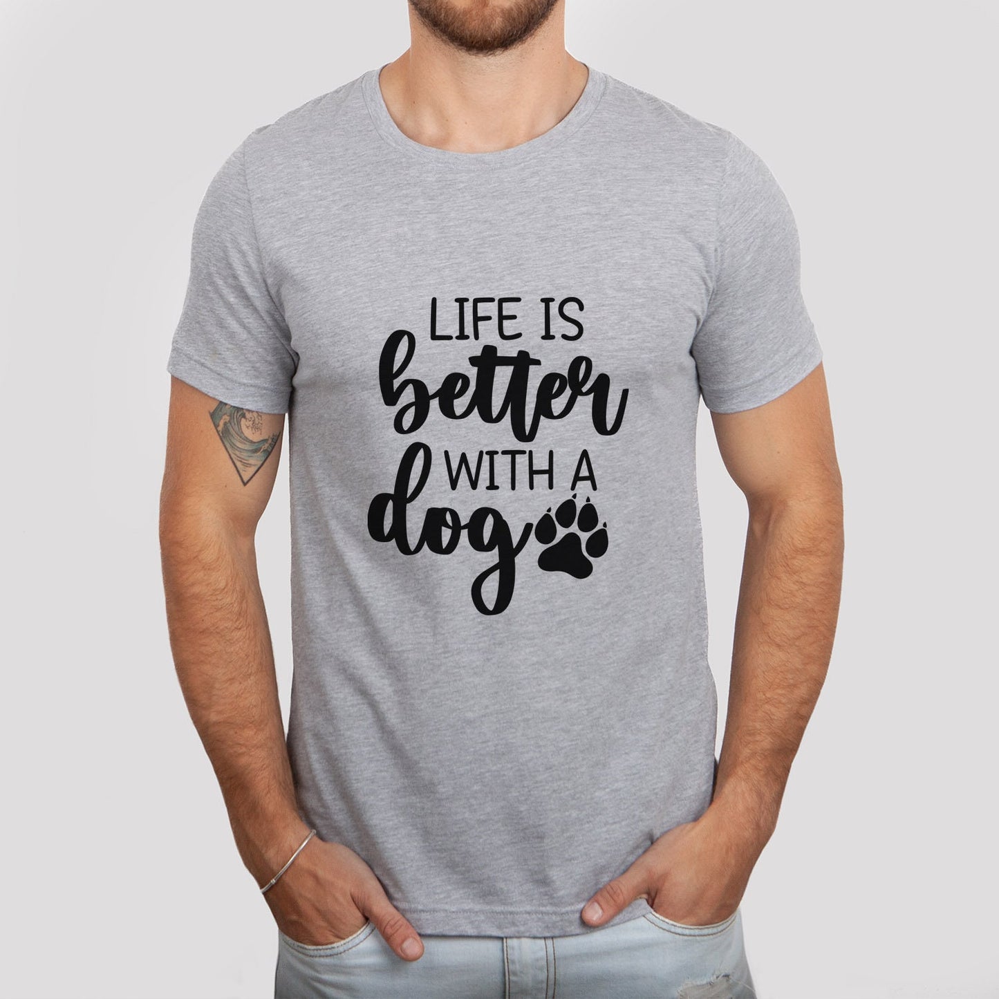 La vie est meilleure avec un t-shirt pour chien, t-shirt avec dictons, t-shirt avec citation drôle de chien, t-shirt avec dicton de chien, t-shirt pour propriétaire de chien, t-shirt pour amoureux des animaux