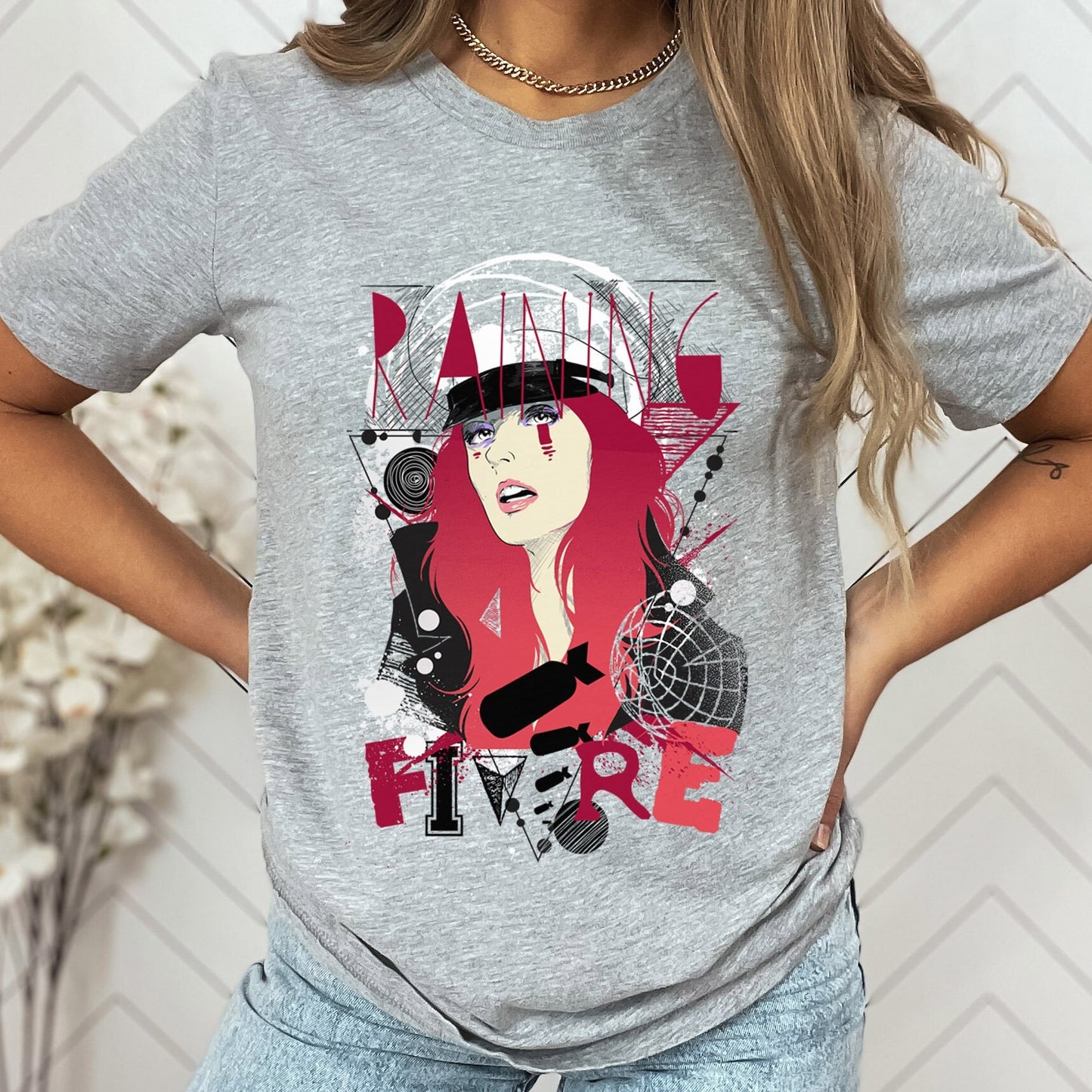 T-shirt Raining Fire, T-shirt de style pop, T-shirt avec visage de femme, T-shirt cadeau pour elle, T-shirt de policière