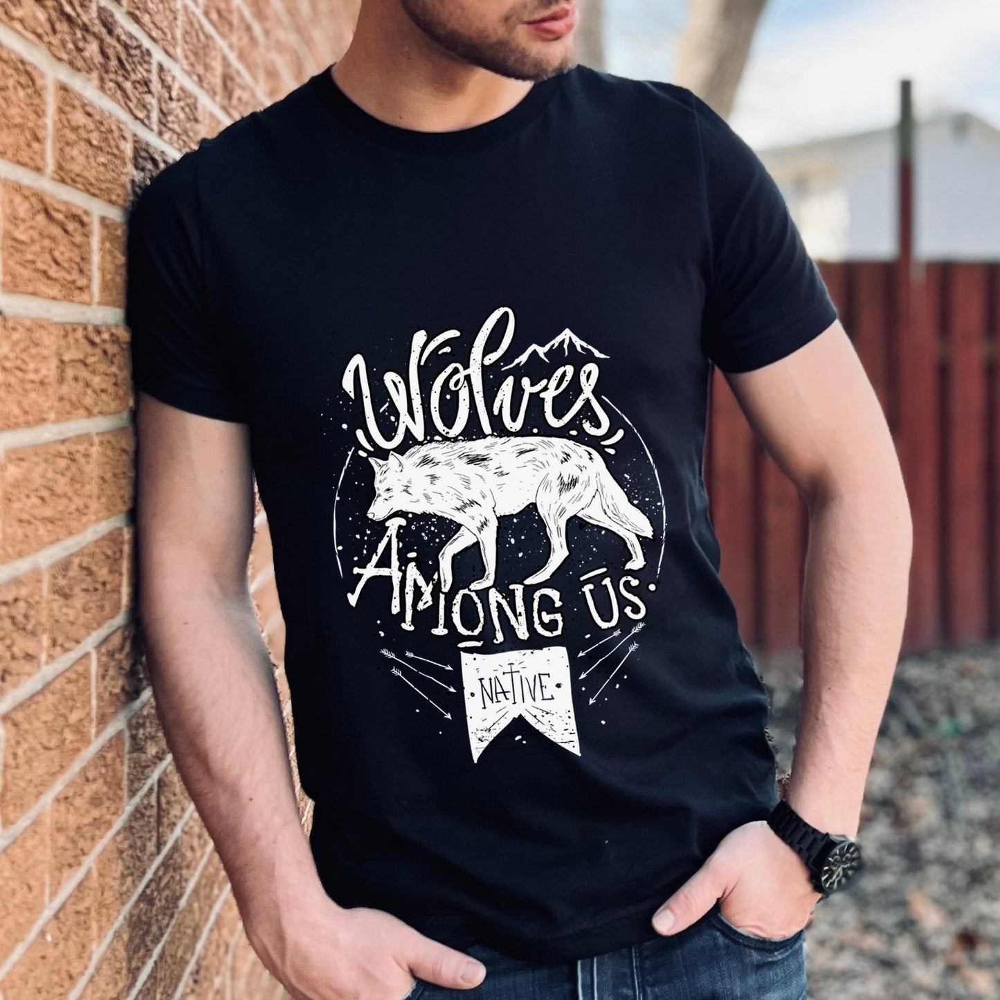 T-shirt Wolves Among Us, T-shirt Loup, T-shirt Animal, T-shirt Amérindien, T-shirt Nature, Amoureux de la Nature, T-shirt Outdoor, T-shirt Nature, T-shirt Voyage