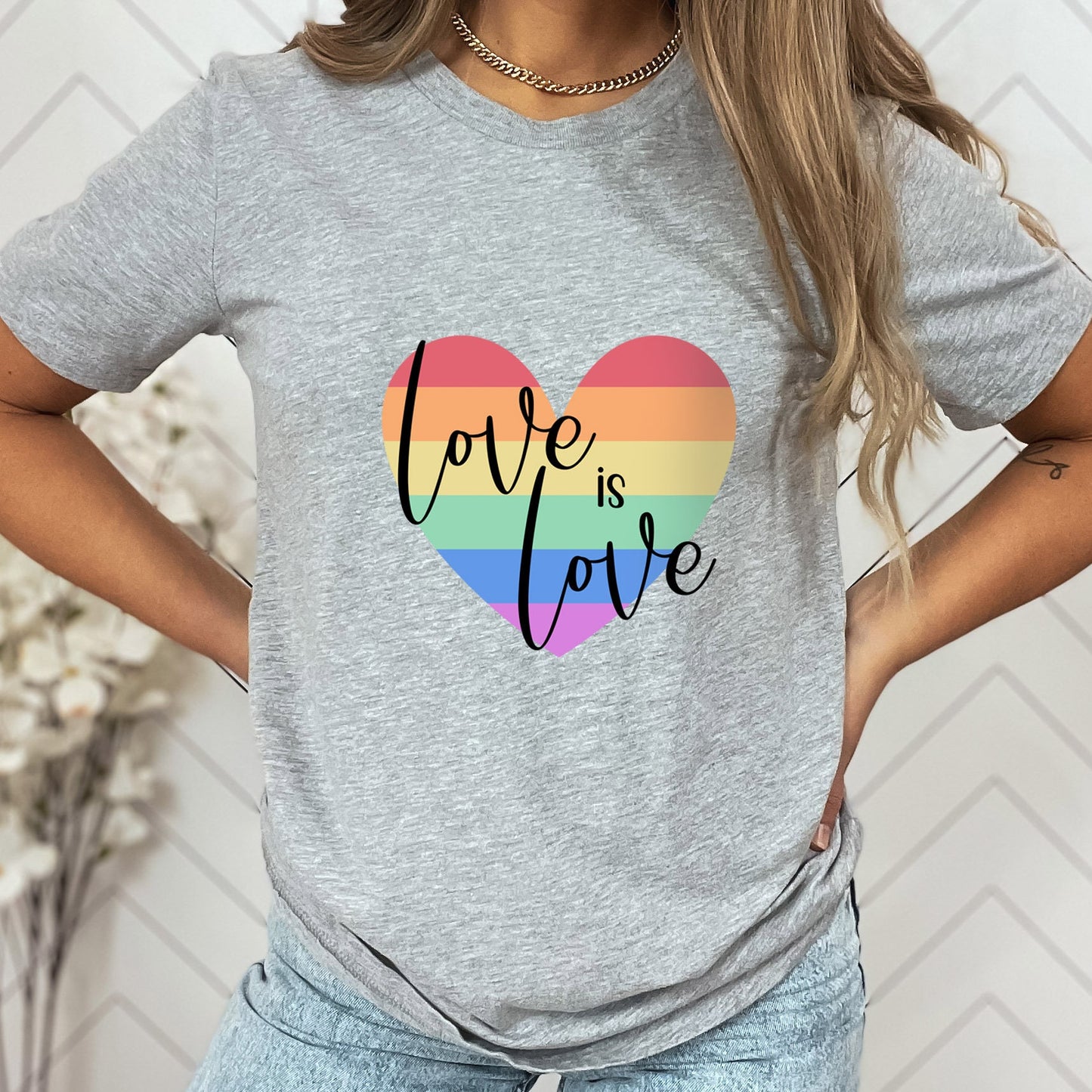 T-shirt arc-en-ciel avec cœur d'amour, t-shirt Love is Love, t-shirt de soutien LGBTQ, t-shirt Pride, t-shirts de gentillesse, t-shirt Gay Pride, t-shirt Égalité