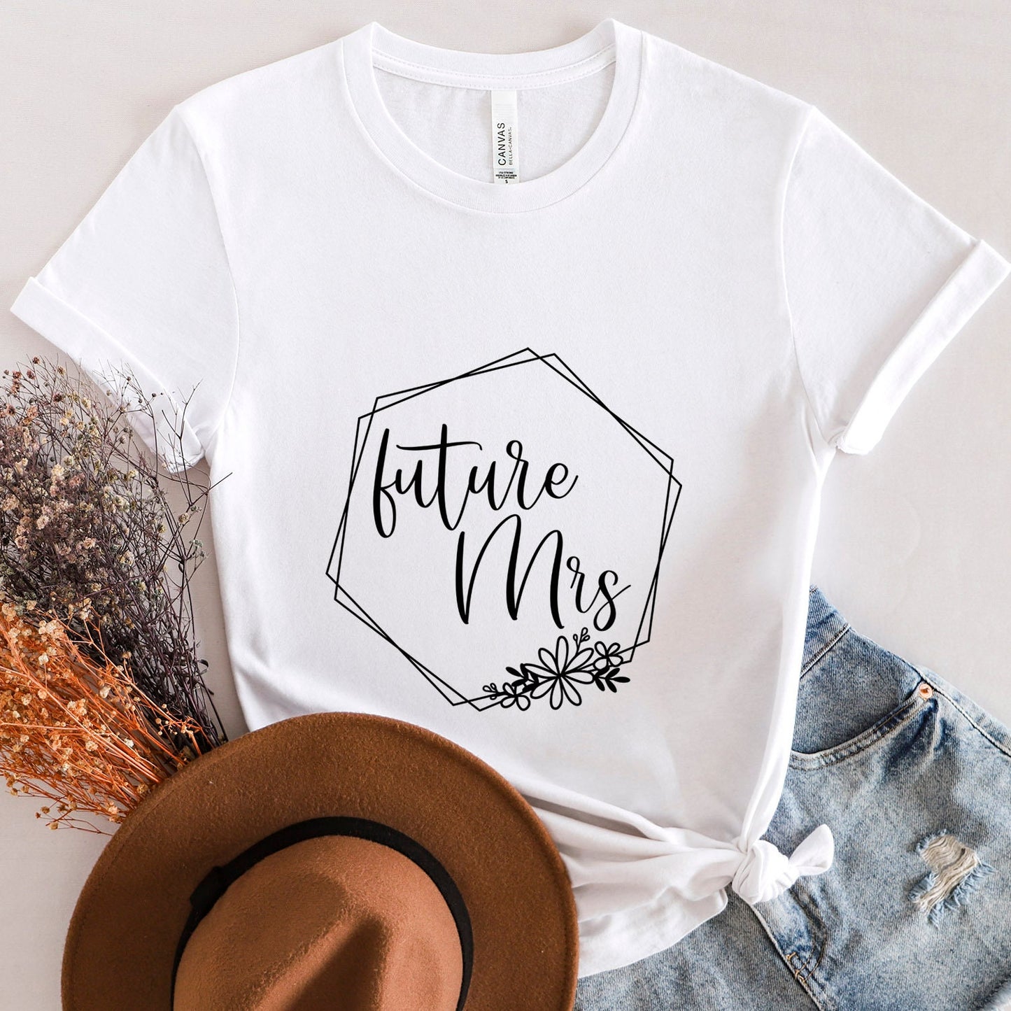 T-shirt Future Mrs, T-shirt de mariée, T-shirt de fleurs de marguerite de mariée, T-shirt de mariage, T-shirt de mariée, T-shirt de douche nuptiale, T-shirt cadeau pour la mariée