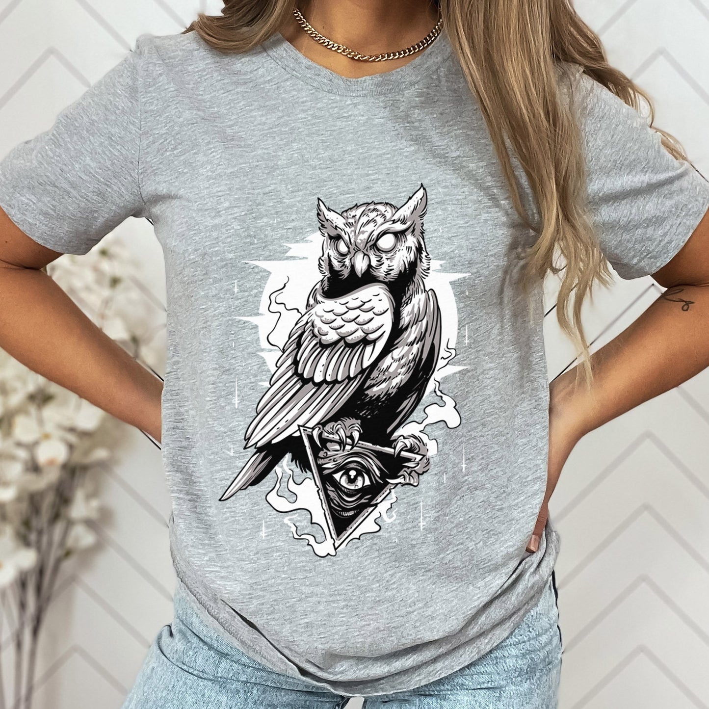 Owl T-shirt, Night T-shirt, Mystical Gift T-shirt, Scary Owl T-Shirt, Fantasy and Myth T-shirt, Owl and Moon, Animal T-Shirt