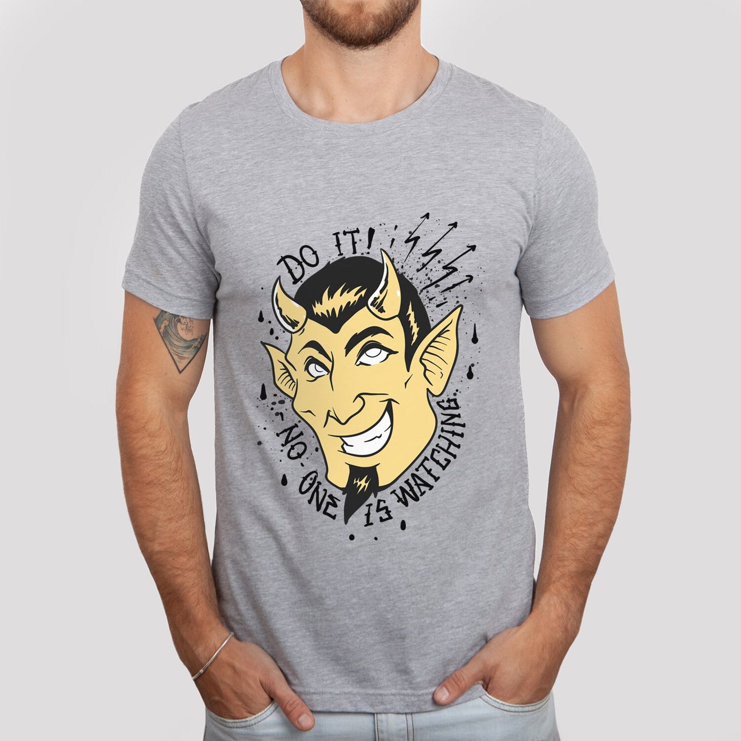 T-shirt drôle de diable, T-shirt fais-le, personne ne regarde, T-shirt humoristique, T-shirt drôle, T-shirt avec dicton, diable drôle prêt à tenter votre âme