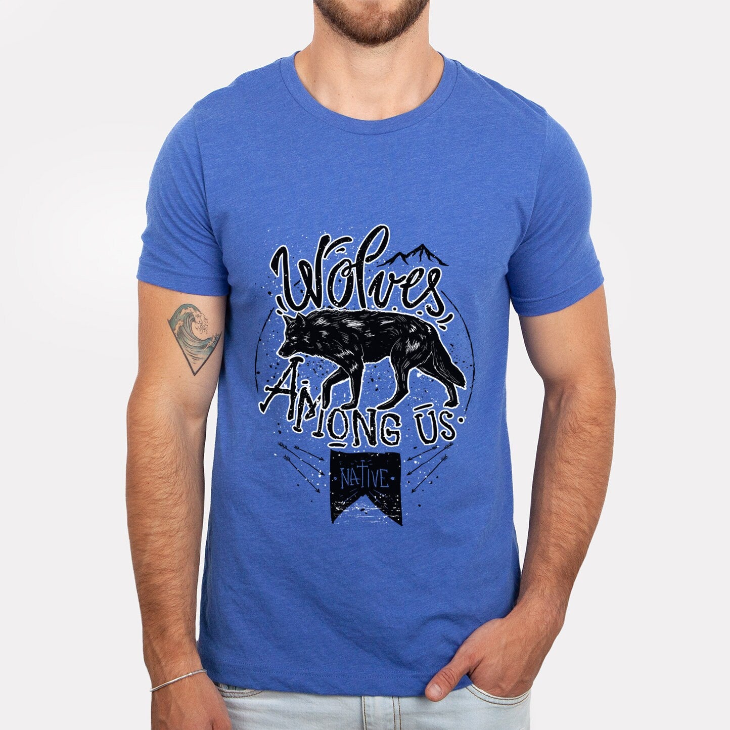 T-shirt Wolves Among Us, T-shirt Loup, T-shirt Animal, T-shirt Amérindien, T-shirt Nature, Amoureux de la Nature, T-shirt Outdoor, T-shirt Nature, T-shirt Voyage