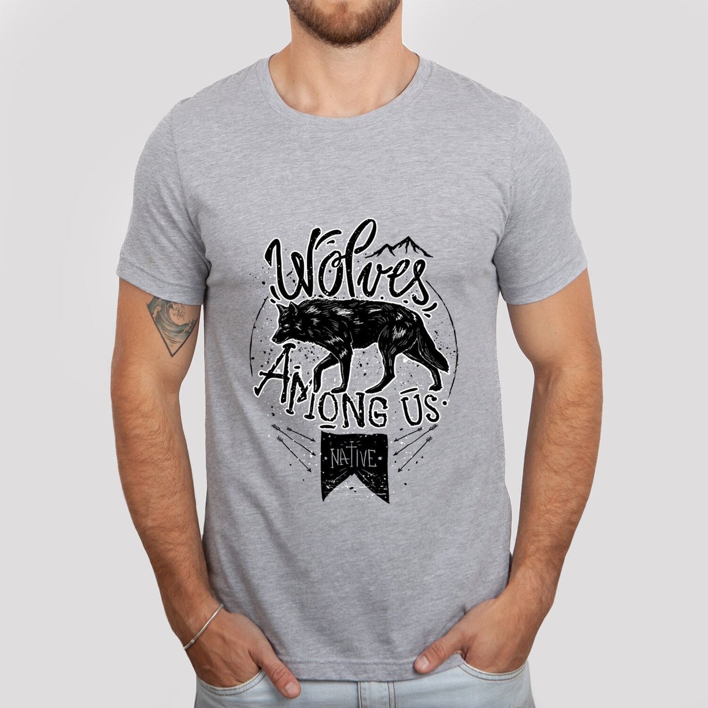 T-shirt Wolves Among Us, T-shirt Loup, T-shirt Animal, T-shirt Amérindien, T-shirt Nature, Amoureux de la Nature, T-shirt Outdoor, T-shirt Nature, T-shirt Voyage