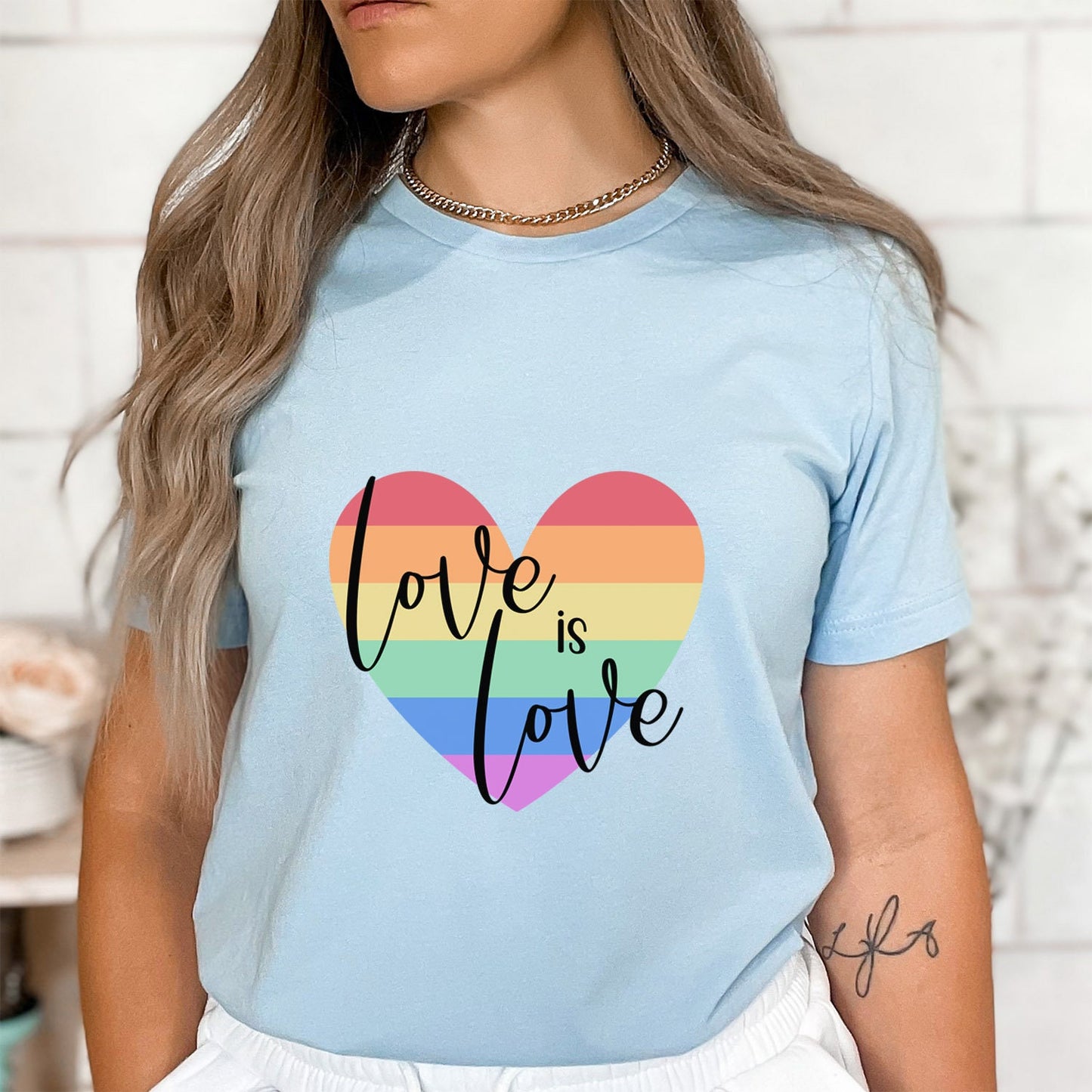 T-shirt arc-en-ciel avec cœur d'amour, t-shirt Love is Love, t-shirt de soutien LGBTQ, t-shirt Pride, t-shirts de gentillesse, t-shirt Gay Pride, t-shirt Égalité