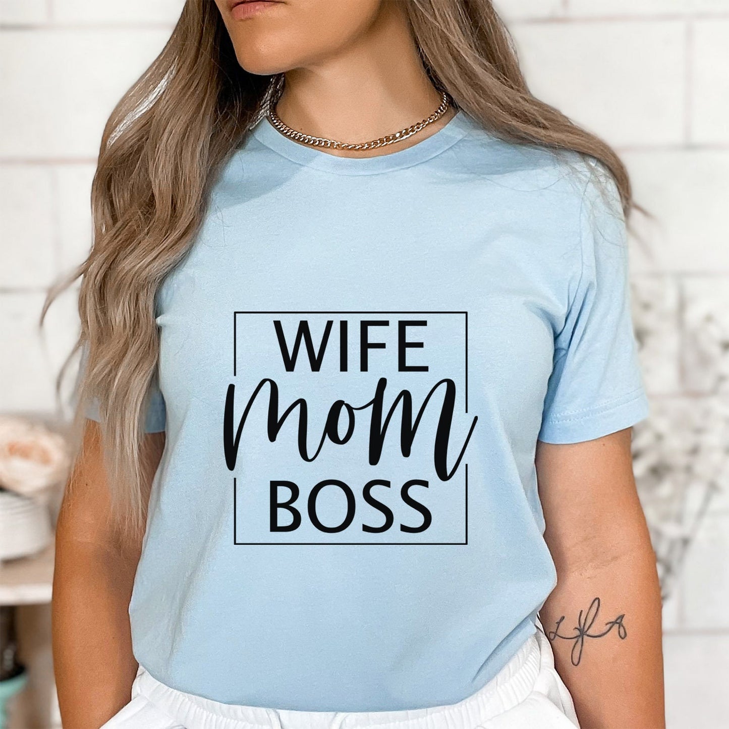 T-shirt femme maman patronne, t-shirt maman patronne, t-shirt maman d'affaires, t-shirt maman, t-shirt cadeau maman, cadeau pour maman, t-shirt vie de maman