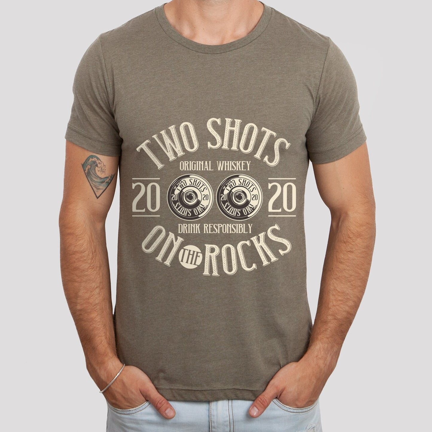 T-shirt de whisky, T-shirt de shot de whisky, T-shirt de whisky, T-shirt de deux shots sur les rochers, T-shirt de whisky drôle, T-shirt de boisson drôle