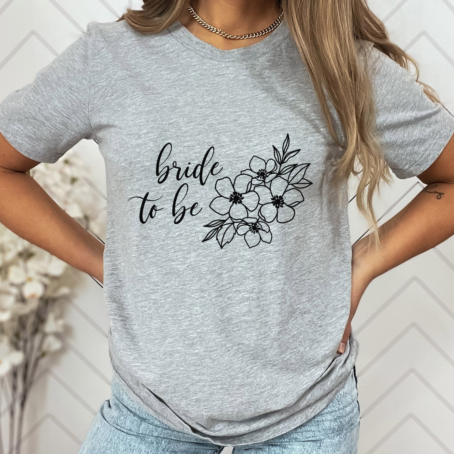 Bride to Be T-shirt, Wedding Shirt, Floral Shirt, Bride Tee, Bachelorette Shirt, Gift Shirt for Bride, Bridal Shower Shirt