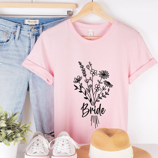 T-shirt de mariée, chemise de mariage, chemise florale de bouquet de fleurs sauvages, t-shirt de mariée, chemise d'enterrement de vie de jeune fille, chemise cadeau pour la mariée, chemise de douche nuptiale