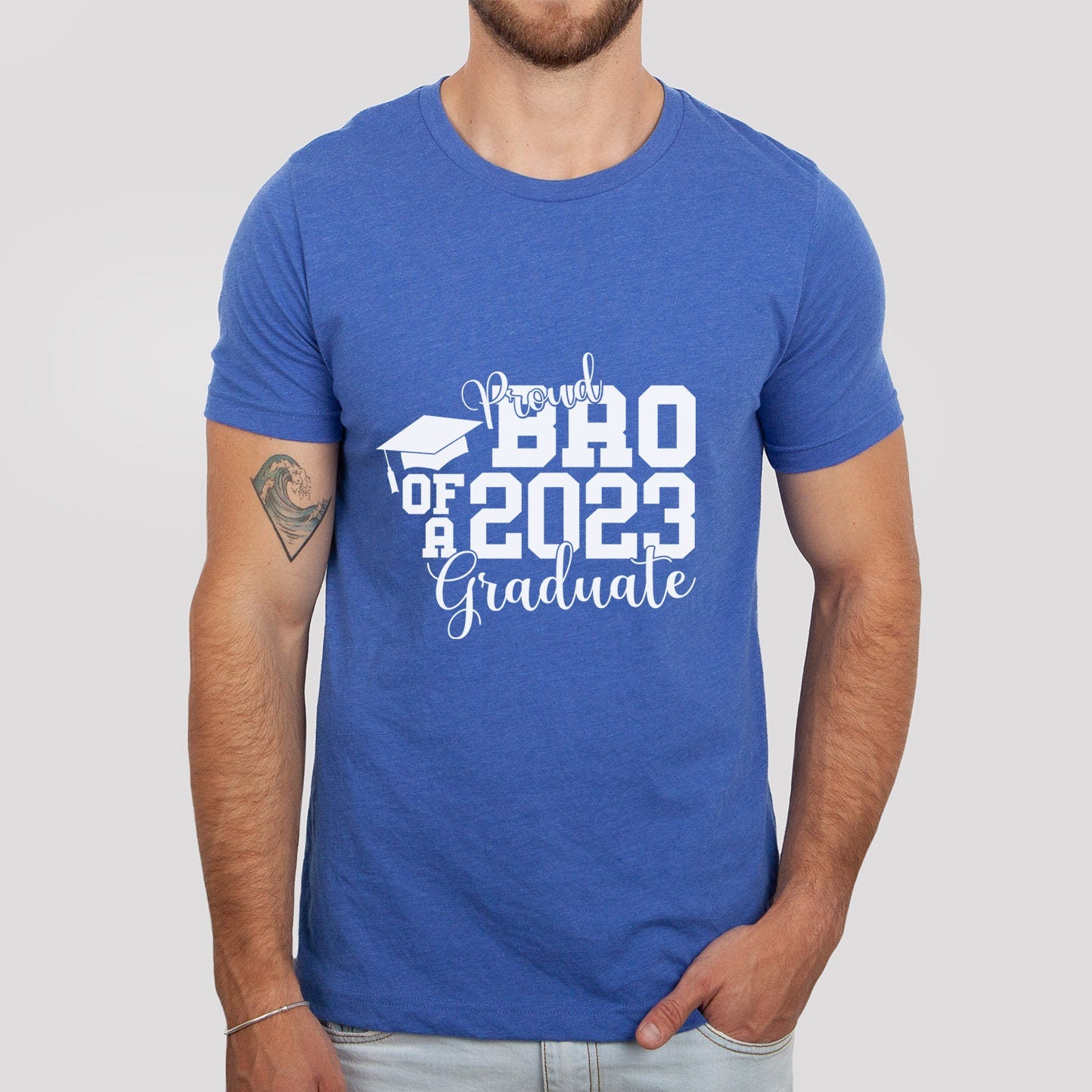 T-shirt de fin d'études 2023, chemises de remise de diplôme familiales assorties, chemise de famille fière d'un diplômé, chemise senior 2023, chemise de remise de diplôme cadeau