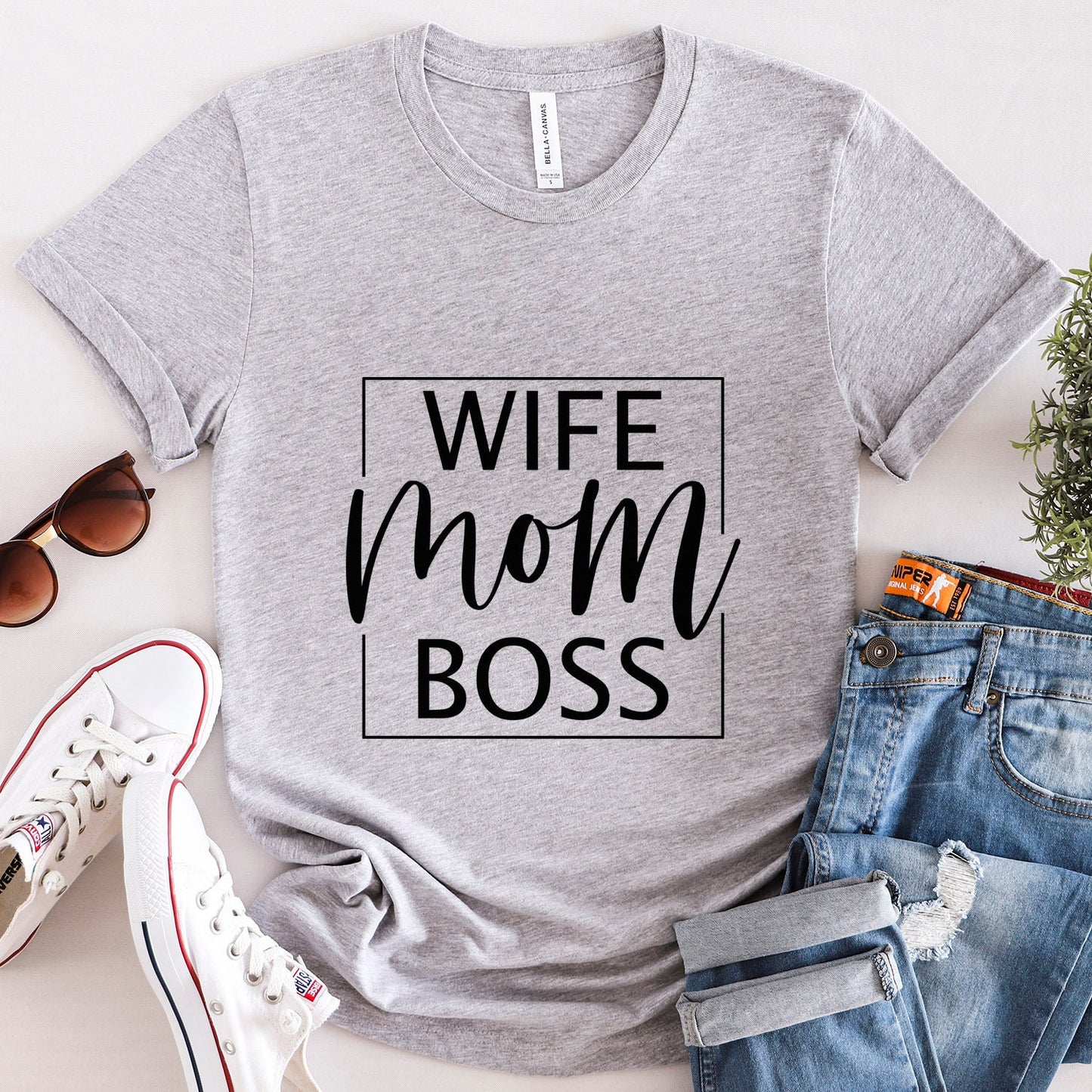 T-shirt femme maman patronne, t-shirt maman patronne, t-shirt maman d'affaires, t-shirt maman, t-shirt cadeau maman, cadeau pour maman, t-shirt vie de maman