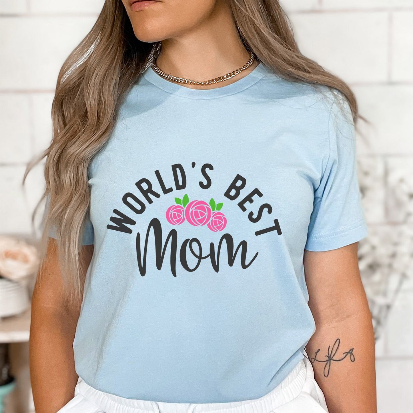 World's Best Mom Shirt, Mother T-shirt, Gift Shirt for Mom, Mother's Day Gift Shirt, Shirt for Mothers, Mom Shirt Design