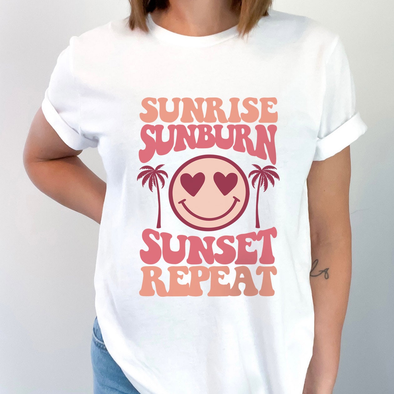 T-shirt d'été, chemise de plage, chemise rétro, t-shirt Sunrise Sunburn Sunset Repeat, chemise de vacances, chemise pour femme, chemise Smiley Face