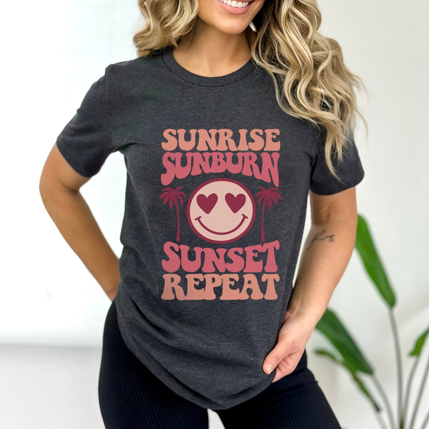 T-shirt d'été, chemise de plage, chemise rétro, t-shirt Sunrise Sunburn Sunset Repeat, chemise de vacances, chemise pour femme, chemise Smiley Face