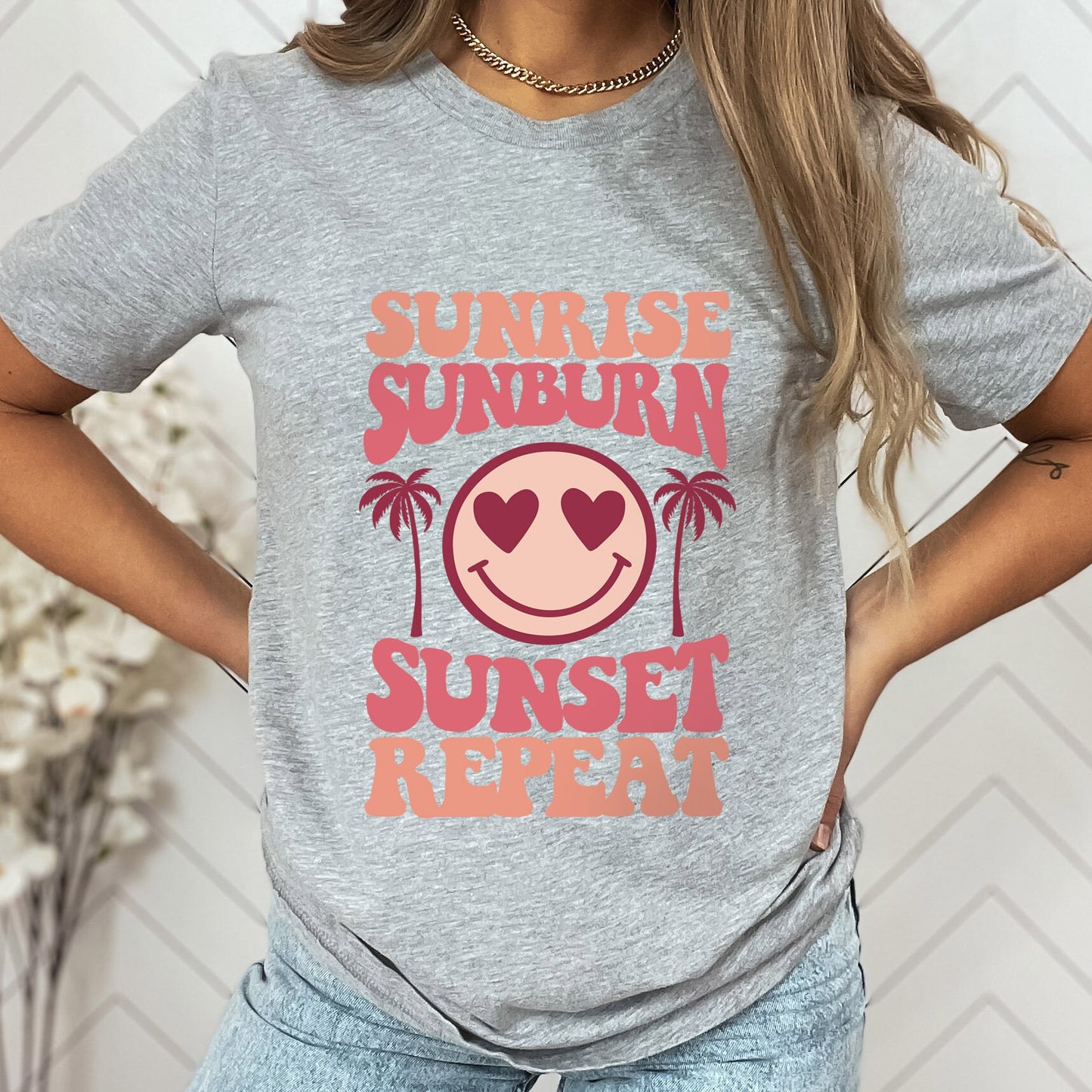 T-shirt d'été, chemise de plage, chemise rétro, t-shirt Sunrise Sunburn Sunset Repeat, chemise de vacances, chemise pour femme, chemise Smiley Face