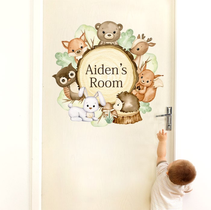 FOREST Animals Wreath Wall Decal, Custom Name Decal, Woodland Animals Wall Sticker, Forest Nursery Wall Decor, Frame Decal, Door Sticker