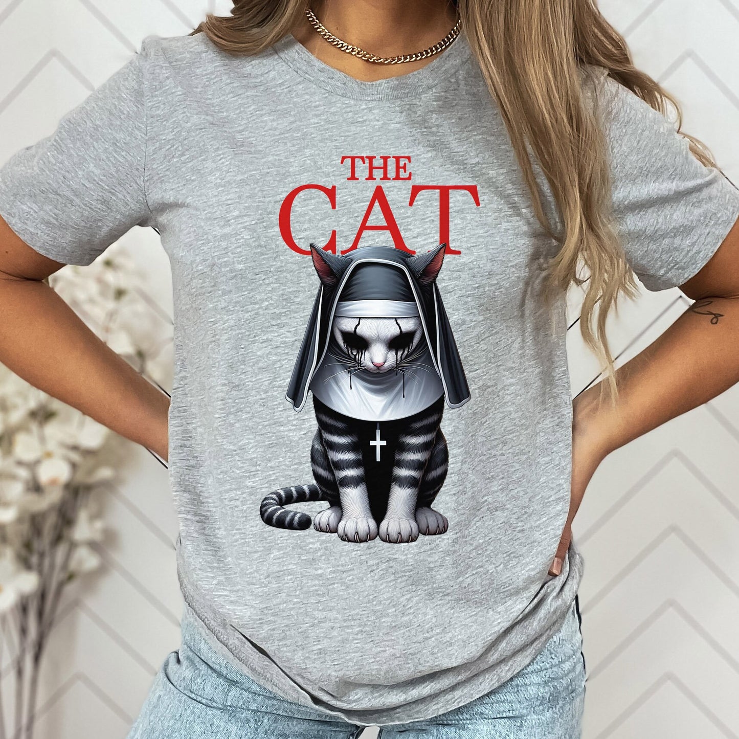 T-shirt Le chat, T-shirt humour chat, T-shirt parodique La Nonne chat, T-shirt horreur chat, T-shirt amoureux des chats, T-shirt chat effrayant, T-shirt cadeau pour les amoureux des chats